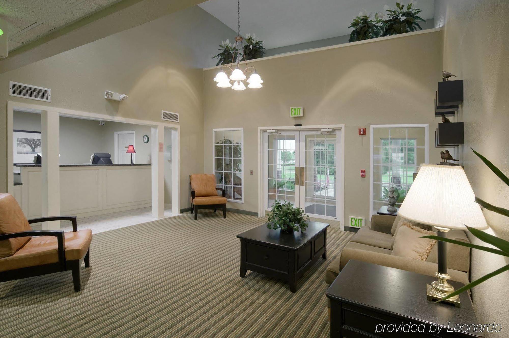 Extended America - Kansas - Airport - Tiffany Springs Hotel